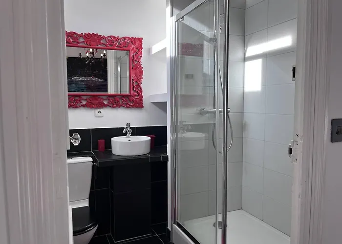 Contemporain Au Centre Pour 8 Pers Avec Balcon - Fr-1-812-35 * Cauterets